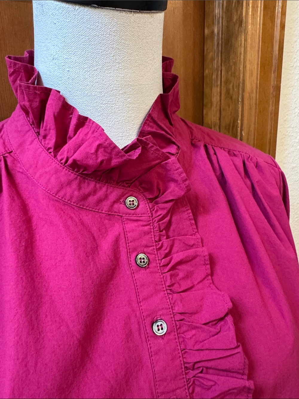 PRICE FIRM XiRENA Ruffled Shirt Size M - Picture 10 of 10